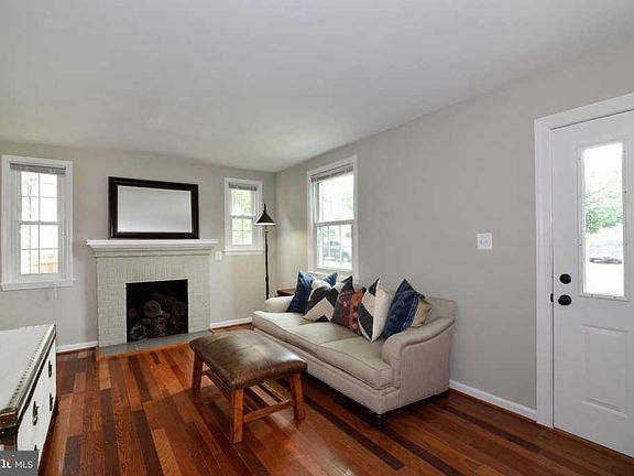 4th image of 2916 Madison Pl