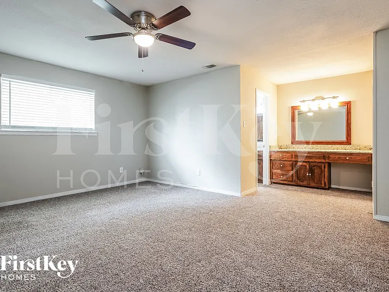 419 Buckingham Pl — Photo 10