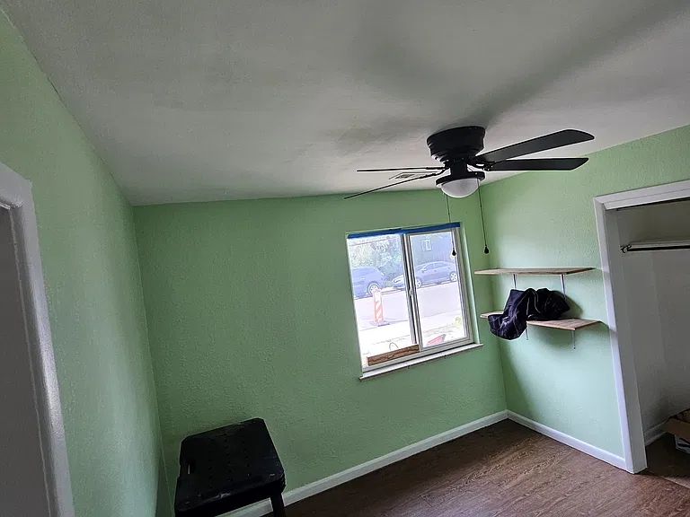 335 W Yale Ave — Photo 5