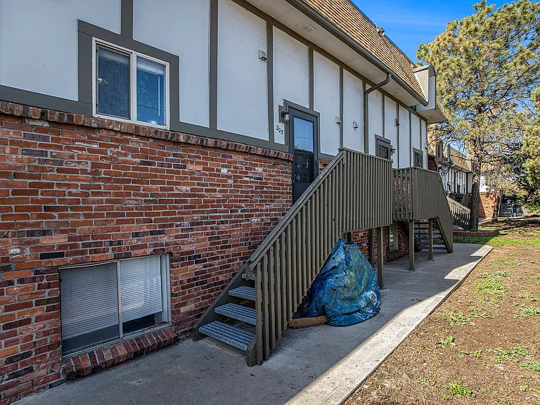 2700 S Holly St #205 — Photo 15