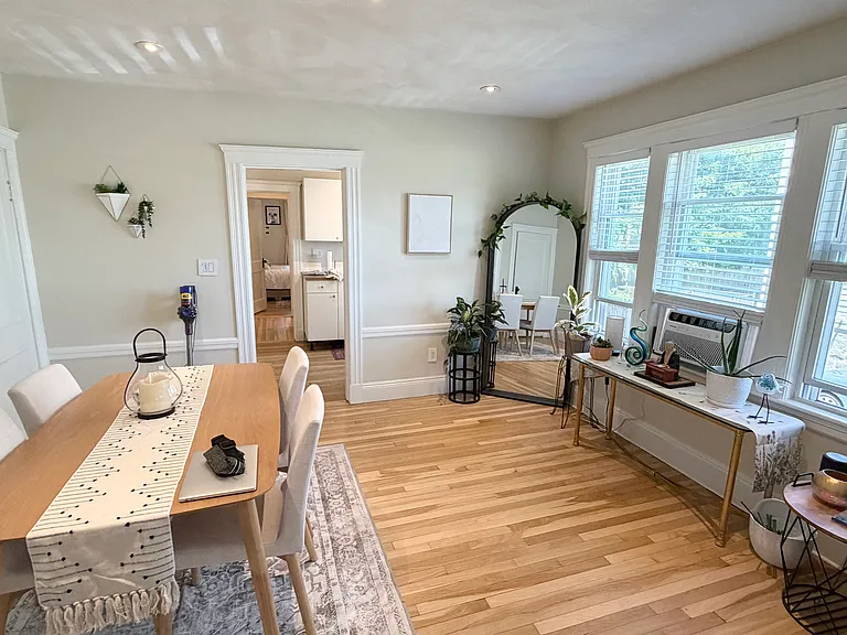 27 Beecher St #4 — Photo 4