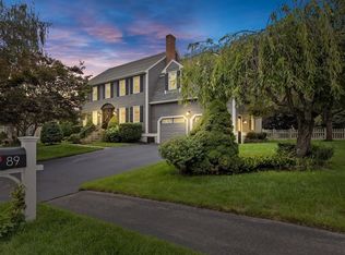89 Ledgeview Dr, Norwood, MA 02062