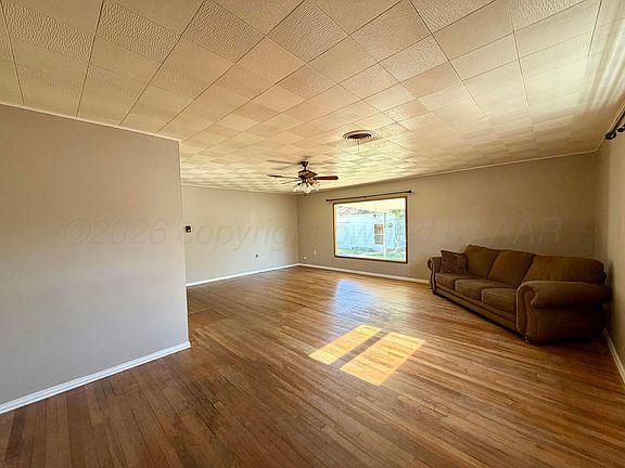 5th image of 928 Elmore St