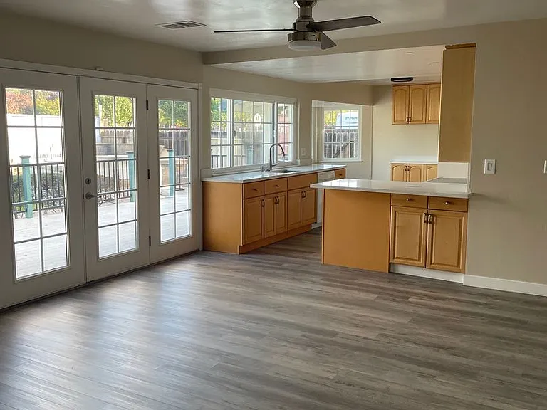 501 Marbella Ln — Photo 6
