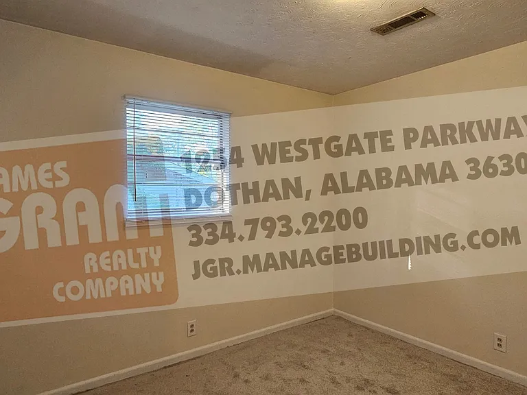 306 Mustang Dr — Photo 13