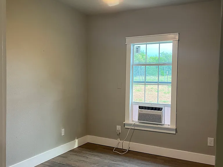 1215 Zigmont Rd #4 — Photo 7