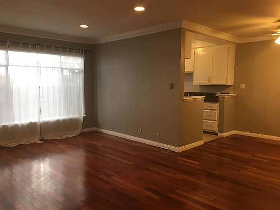 3rd image of 1332 N Sierra Bonita Ave APT 2