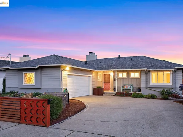 3034 Stephen Dr, Richmond, CA 94803