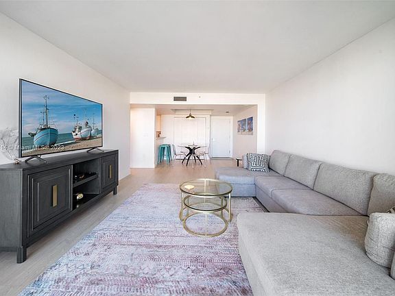 5th image of 650 West Ave APT 1406
