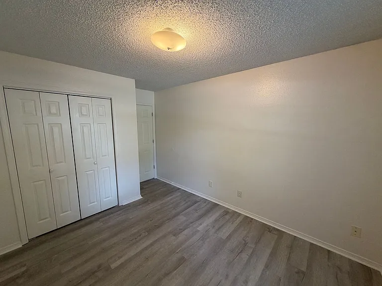 1272 N Tradition Ave — Photo 17