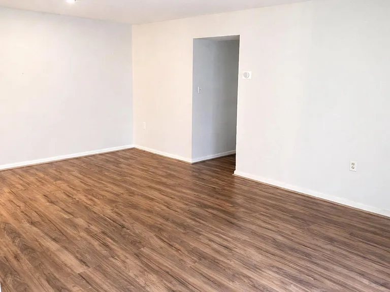 8503 Falls Run Rd #B — Photo 13