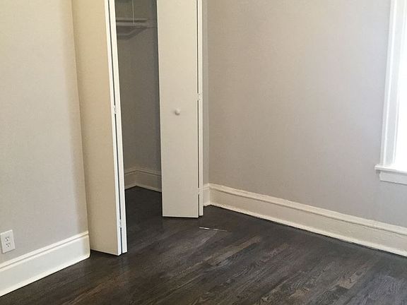 3rd image of 1353 W Touhy Ave APT 1S