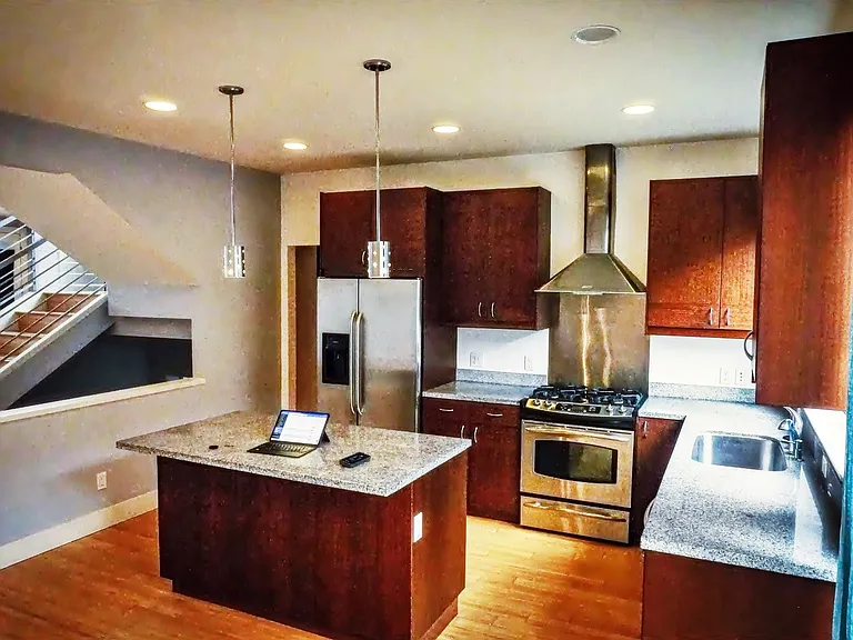 3415 Haven St — Photo 4