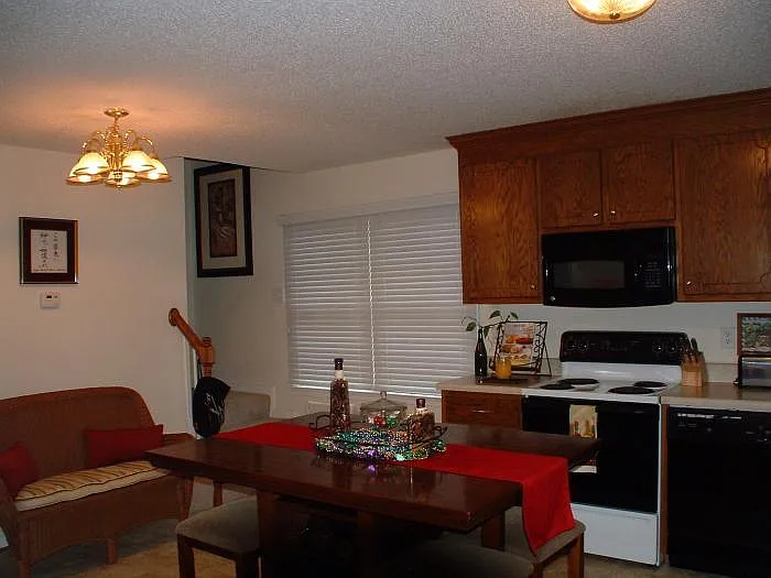 Kitchen - 5563 Willow Oak Dr