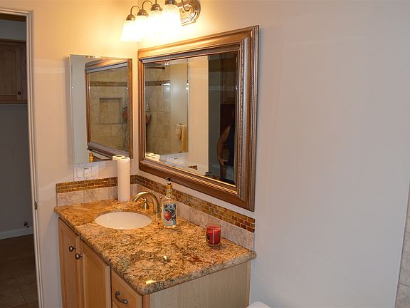 4th image of 1108 Anita Lee Ln