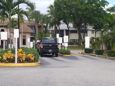 827 NE 199th St APT 206, Miami, FL, 33179