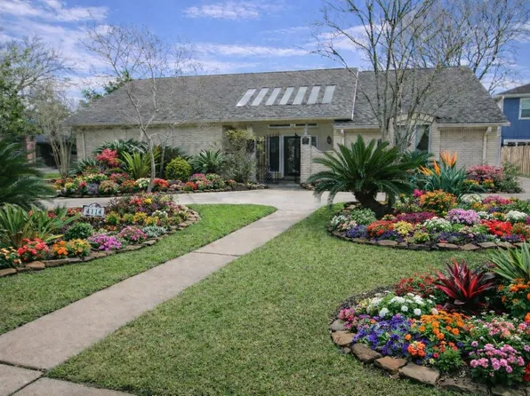 4114 Plumtree Ln, Seabrook, TX 77586