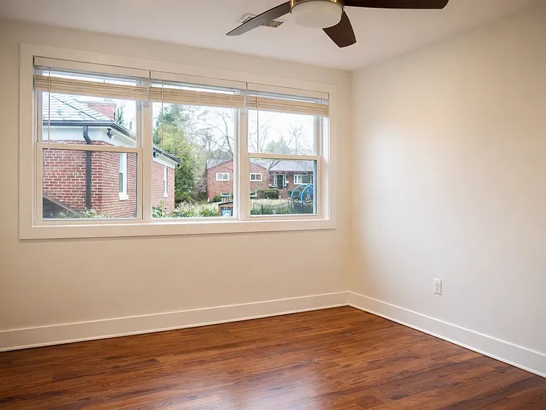 1633 Kalmia Rd NW #1 — Photo 6