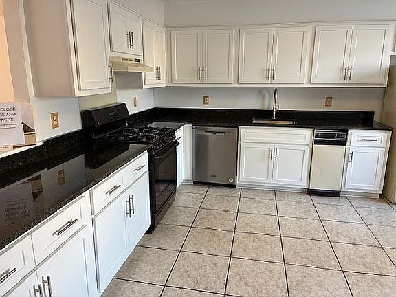 4th image of 572 Lenape Ct #572
