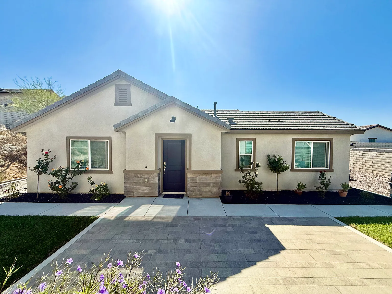 6989 N Shay Ave — Photo 1