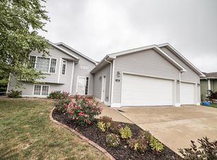 1402 35th St, Spirit Lake, IA 51360