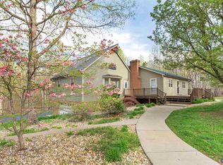 1253 Axtell Rd, Howardsville, VA 24562