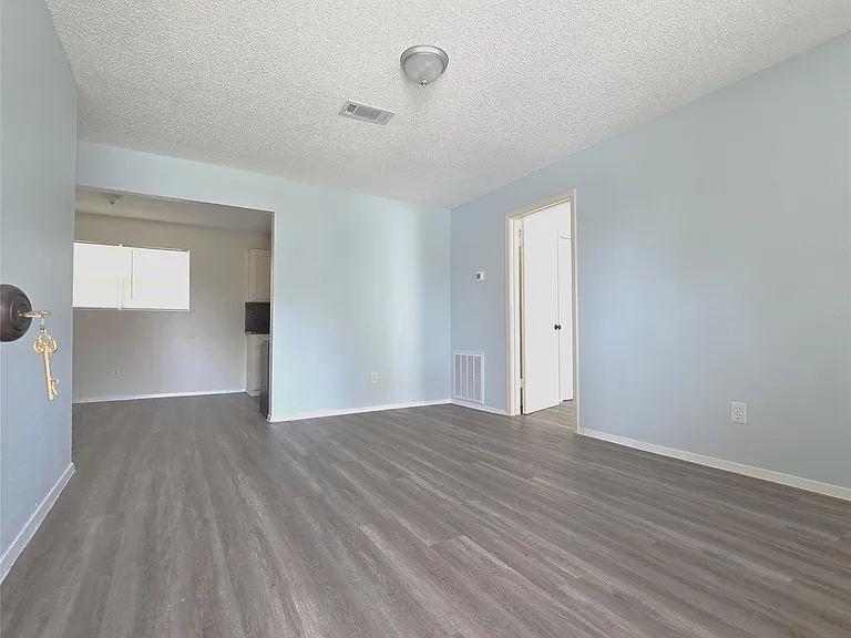 9914 Gloyna St — Photo 2