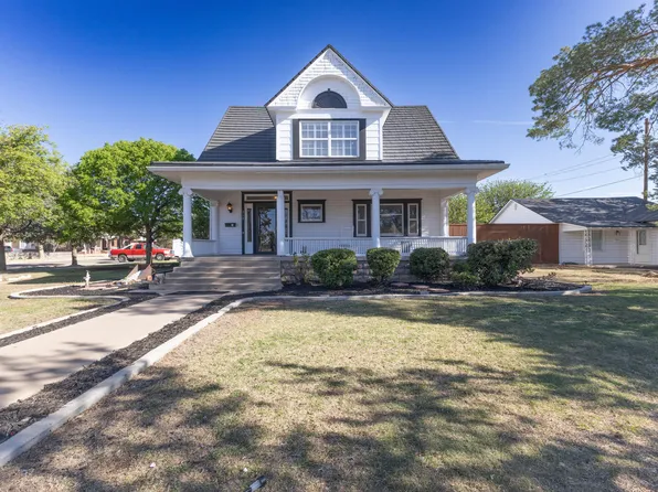 212 W 9th St, Plainview, TX 79072
