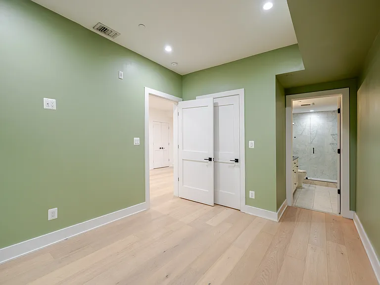 1658 K St NE #2 — Photo 10