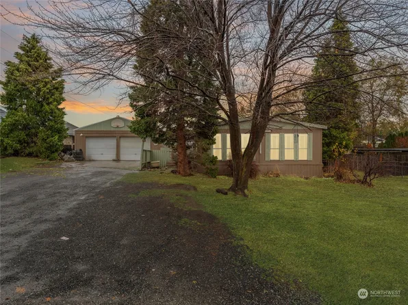733 Highline Drive, East Wenatchee, WA 98802