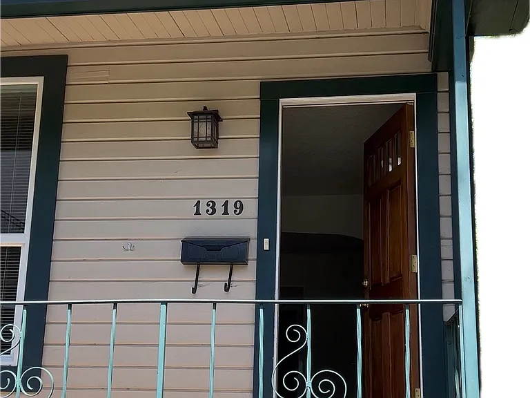 1313-1319 SE Bidwell St — Photo 1