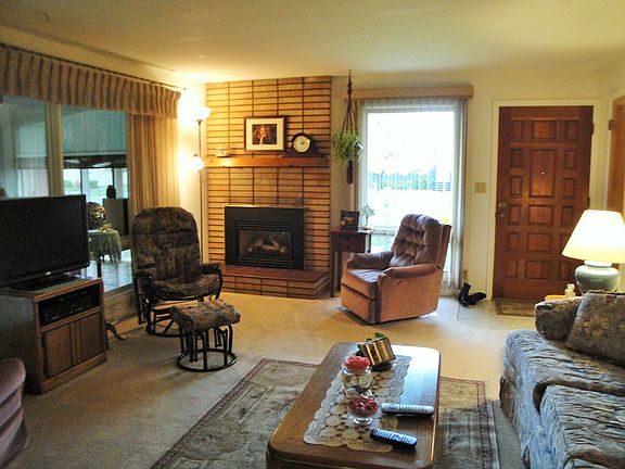 2nd image of 2543 Yellowstone Ave