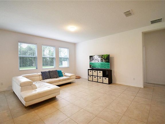 4th image of 1897 Castleton Dr