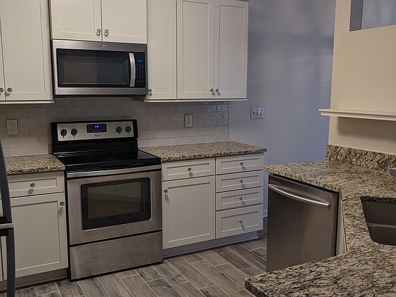 5th image of 1254 Lake Dr #1