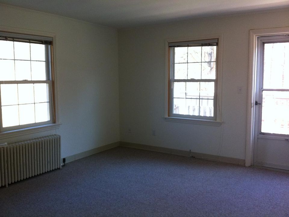 2nd image of 300 Danbury Rd APT 402