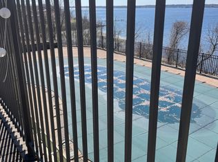 25 Bullocks Point Ave APT 3A, Riverside, RI 02915