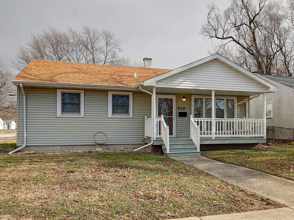 1st image of 926 Plaza Dr