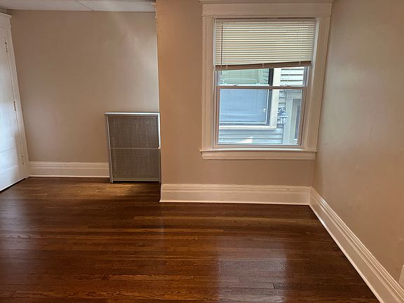 3rd image of 110-112 Westminster Rd #111