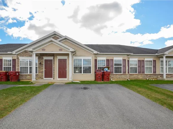 230 Huntington Ln, Easton, PA 18040