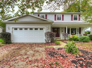 573 Walmar Dr, Bay Village, OH 44140