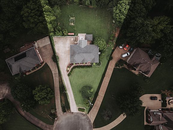 2nd image of 940 Everyman Ct