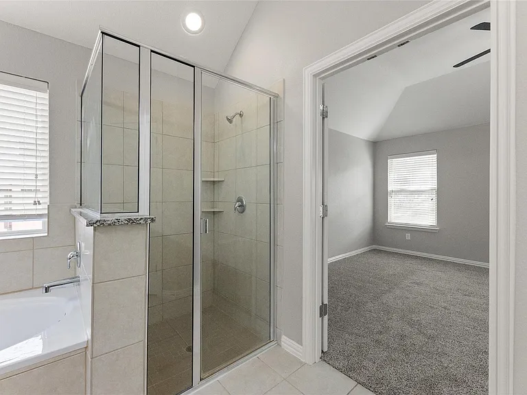 1004 Water Garden Cir — Photo 19