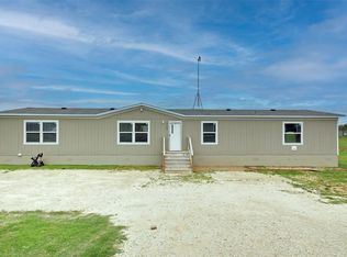 690 Casen St, Dale, TX 78616