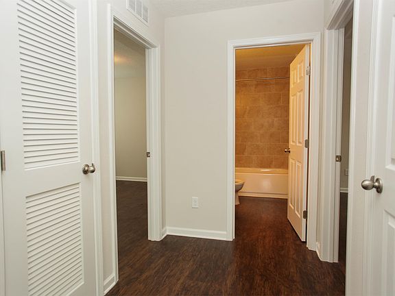 5th image of 8207 Highfield Ave