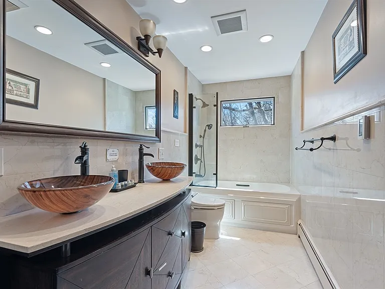 10 Stonewood Dr — Photo 12