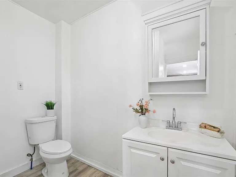 7 Belle Ave #1 — Photo 4