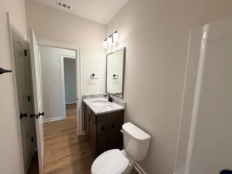 189 Berkshire Pl — Photo 14