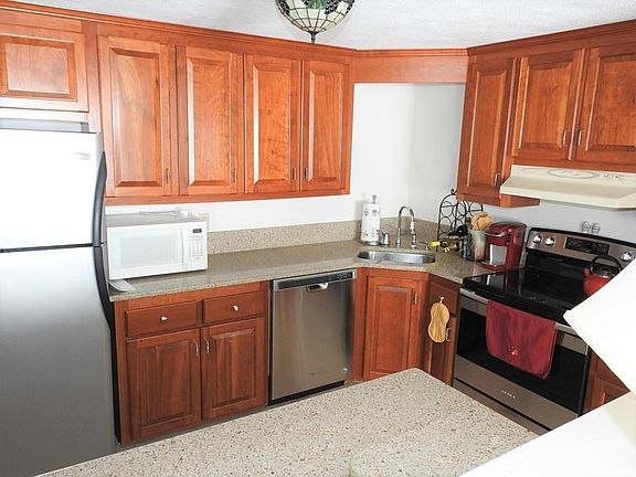 3rd image of 18 Casablanca Ct