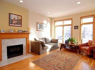 2104 W Division St APT 3, Chicago, IL 60622