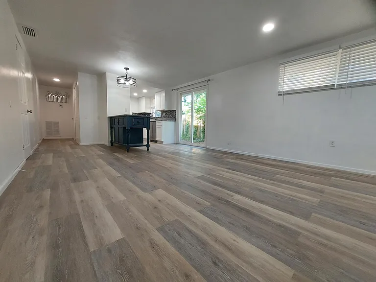 1071 Highland St — Photo 11